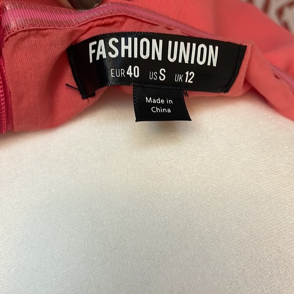 Coral with gold belt jumpsuits - Picture 8 of 12